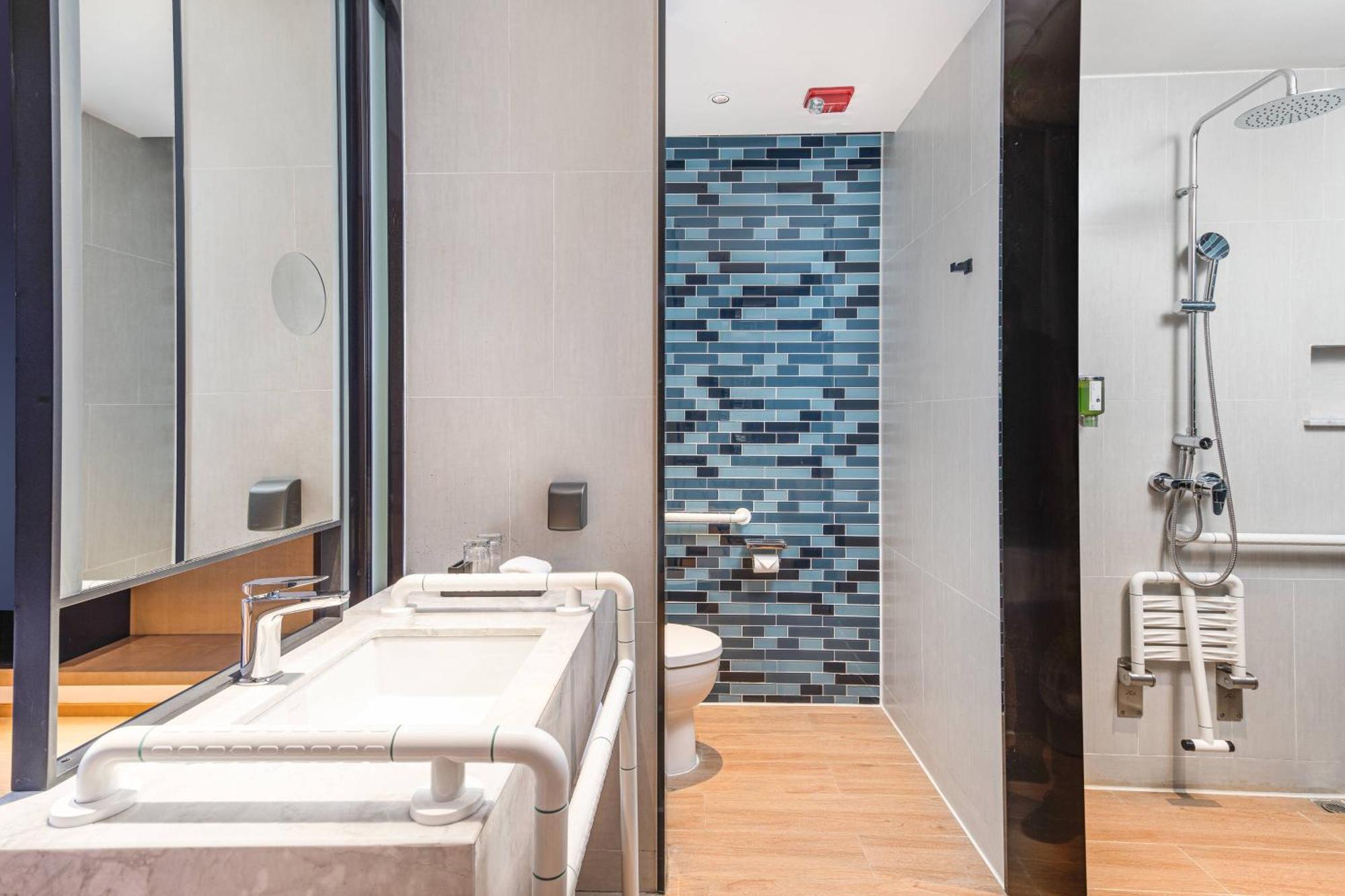 Отель Fairfield By Marriott Xining North Экстерьер фото